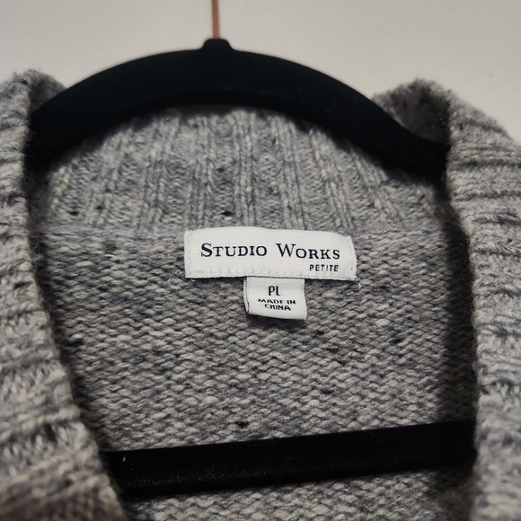 Studio Works gray knitted cardigan size PL button up petite large - Picture 2 of 5
